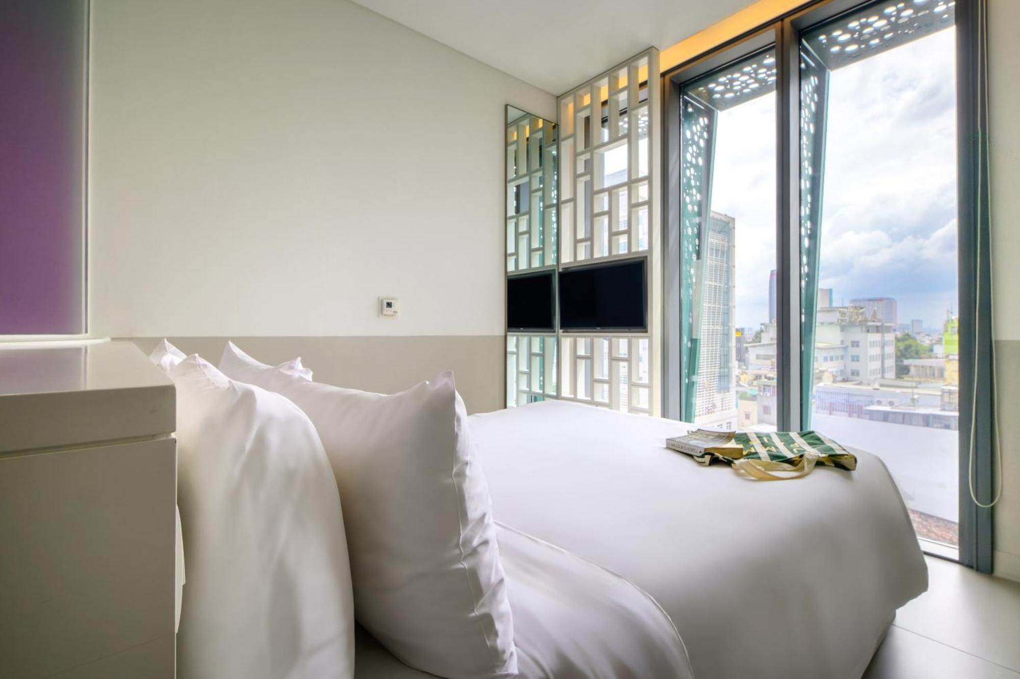 Queen Room with City View